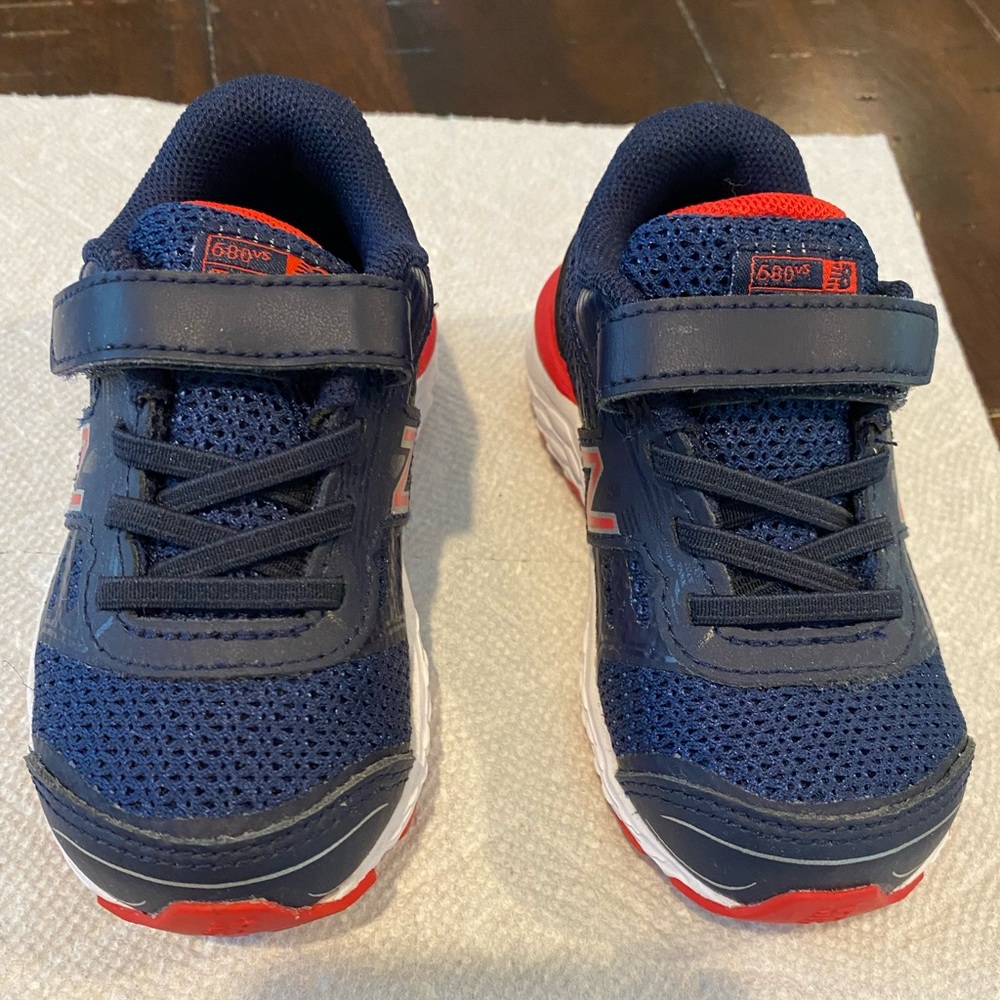 New Balance toddler size 6 sneakers brand new